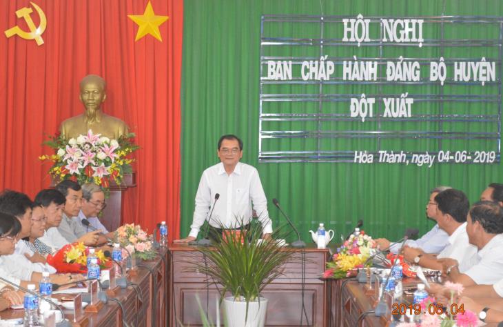 Ban Thường vụ Tỉnh ủy công bố quyết định chuẩn y Bí thư Huyện ủy Hòa Thành